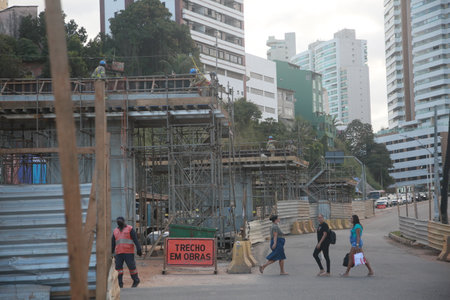 salvador, bahia, brazil - july 29, 2022: view of the construction site of the exclusive lane for the BRT transport system in the Lucaia channel region in Salvador.のeditorial素材