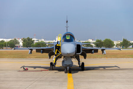 jas 39 gripen before takeoffのeditorial素材