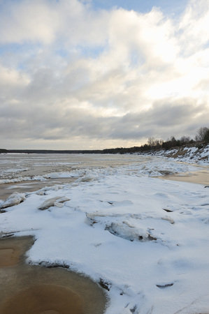 Freezing's on the river Vychegda in late November.の写真素材
