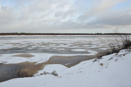 Freezing's on the river Vychegda in late November.の写真素材