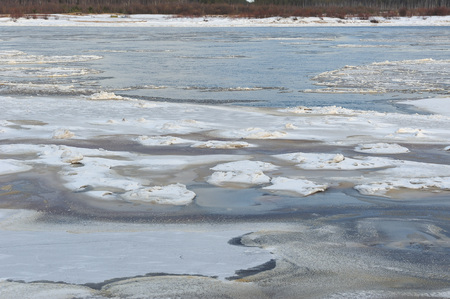 Freezing's on the river Vychegda in late November.の写真素材