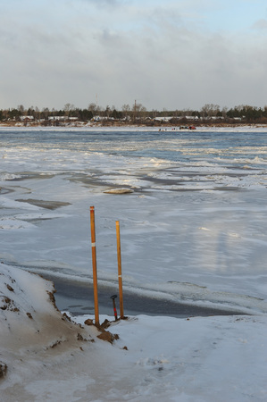 Freezing's on the river Vychegda in late November.の写真素材
