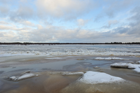Freezing's on the river Vychegda in late November.の写真素材