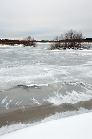 Freezings on the river in late November.の写真素材