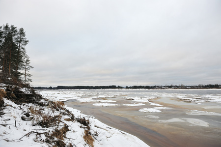 Freezing's on the river Vychegda in late November.の写真素材