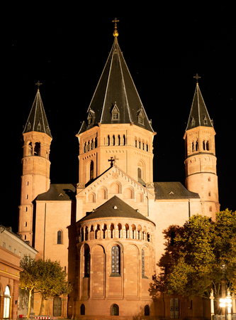 Mainz, Germany, October 12th. 2018 - East facade of the Cathedral St. Martin Dom in Mainz illuminated at night. After burning down in 1009, the cathedral was reconstructed and reopened in 1036.のeditorial素材