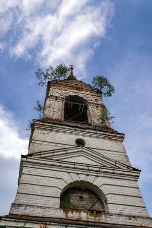 the old Orthodox bell tower, the village Fedorovo, Kostroma province, Russia. The year of construction is 1791. Currently, the temple is abandoned.の写真素材