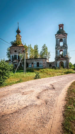 an abandoned Orthodox church, the temple of the village of Luzhki, Kostroma province, Russia. The year of construction is 1840. Currently, the temple is abandoned.の写真素材
