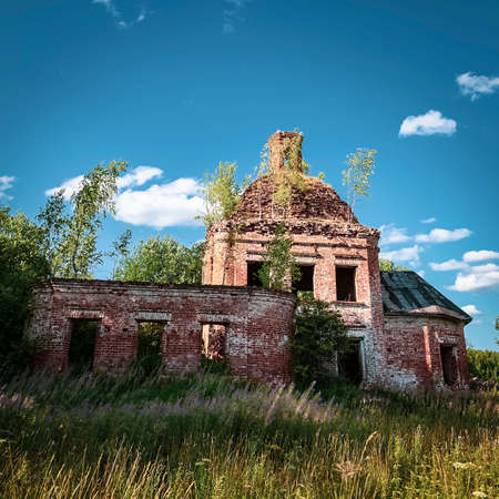an abandoned Orthodox church, the temple of the village of Borodatov, Kostroma province, Russia. The year of construction is 1819. Currently, the temple is abandoned.の写真素材