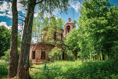 an abandoned Orthodox church, the village of Noskovo, Kostroma province, Russia. The year of construction is 1828.の写真素材