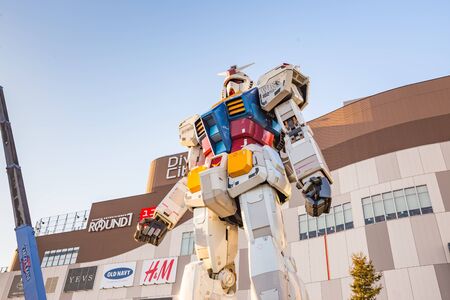 Tokyo, Japan - 16 February 2015: The 1:1 scale mobile suit Gundam RX78-2 which is 18 metres high from "Mobile Suit Gundam".It is located in front of the "Diver City" to present the Gundam Front, Tokyoのeditorial素材