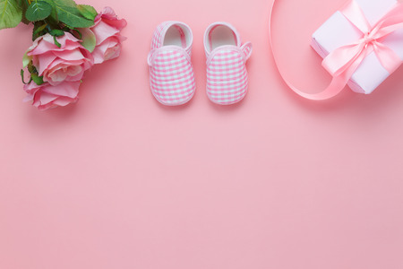 Top view aerial image of decoration Happy motherâs day holiday background concept.Flat lay mom white card with blue flower on modern beautiful  blue paper at home office desk.Free space for design.の写真素材
