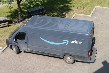 8 July 2024 - Calgary Alberta Canada - Amazon Prime Delivery truckのeditorial素材