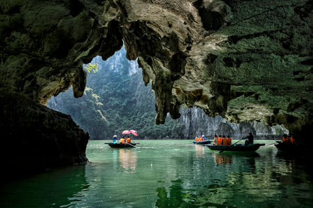 Halong, Vietnam - August 22: Tourists visiting Halong Bay by boat on August 22, 2018 in Halong, Vietnam.のeditorial素材