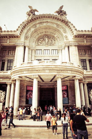 Entrance to the Palace of Fine Arts in Mexico Cityのeditorial素材