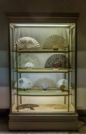 Exhibition of ancient Spanish fans, placed in a showcase in a classical museumのeditorial素材
