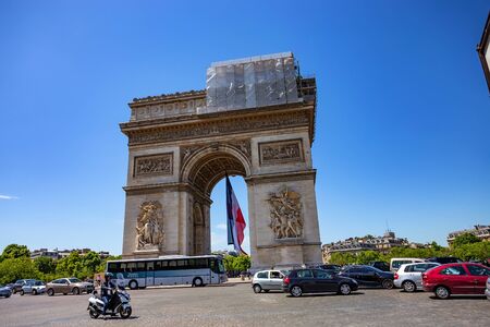 PARIS, FRANCE - JUNE 2014: Arc de Triompheのeditorial素材