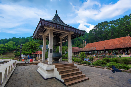 KANDY, SRI LANKA - NOVEMBER 2013: Temple of the Tooth from outsideのeditorial素材