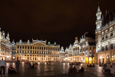 BRUSSELS, BELGIUM - CIRCA JUNE 2014: Grand place of Brussels at nigntのeditorial素材