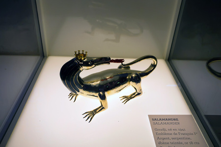 BLOIS, FRANCE - CIRCA JUNE 2014: Salamander figure in French castle of Bloisのeditorial素材