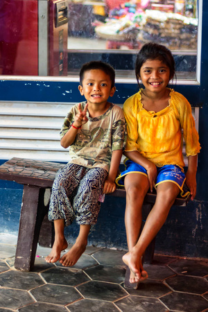 SIEM REAP, CAMBODIA- MARCH 22, 2013: Unidentified smiling Cambodian childrenのeditorial素材