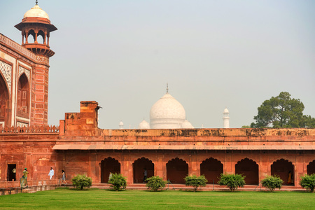 AGRA, INDIA - CIRCA NOVEMBER 2017: Forecourt of Taj Mahal, Indiaのeditorial素材