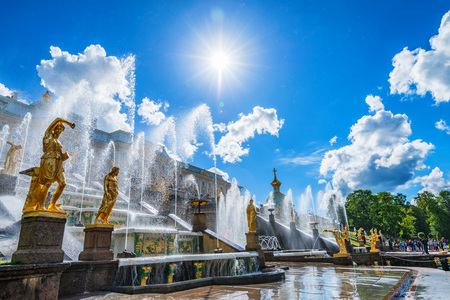 PETERHOF, ST.PETERSBURG - JUNE 10, 2015: Grand Palace of Peterhof, Russiaのeditorial素材