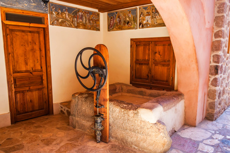 SINAI, EGYPT - SEPTEMBER 2, 2010: Ancient well, St. Catherines Monastery, Egyptのeditorial素材
