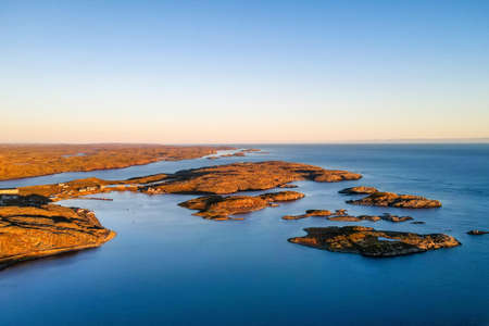 The view of Dalniye Zelentsy coast located in a small bay on the Barents Seaの写真素材