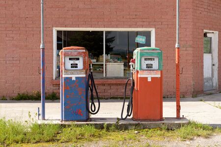 Vintage fuel pump at closed petrol station, USAのeditorial素材