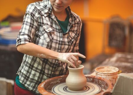making potteryの写真素材