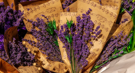 Dried lavender bouquet on the tableの写真素材