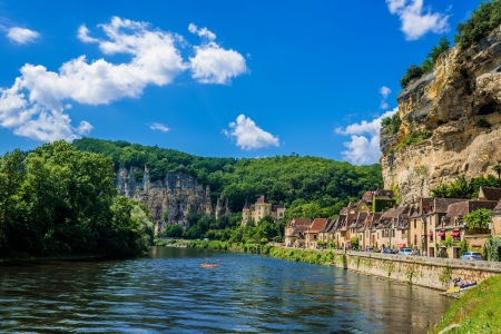 beautiful village of La roque gageac dordogne perigord Franceのeditorial素材