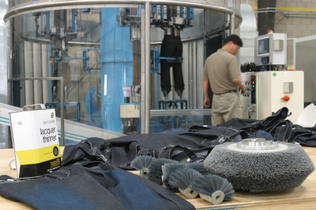 manufacturing fashion jean denim pants manufacture factory in los angelEsのeditorial素材