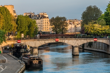 waterfront of the seine river in the city of Paris in franceの写真素材