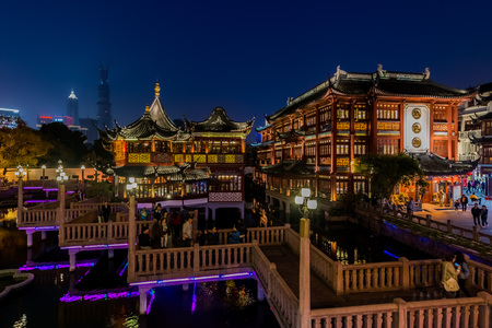 Shanghai, China - April 7, 2013: ancient tea house Fang Bang Zhong Lu old city at night in the city of Shanghai in China on april 7th, 2013のeditorial素材