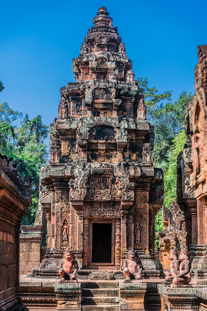 monkey statues Banteay Srei hindu pink temple cambodiaの写真素材
