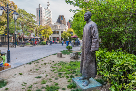 statue of pedestrian way of duolon road at the city of Shanghai in Chinaのeditorial素材