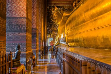reclining buddha Wat Pho temple Bangkok Thailandのeditorial素材