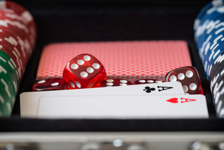 Aluminium suitcase with poker set, chips, red dice and two aces