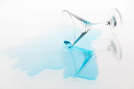 I set the lighting and precisely controlled white balance of the white and neutral gray of the glass desk, so you can change the original blue liquid to another colour by slide the hue slider in saturation control and just the liquid colour will be changeの写真素材