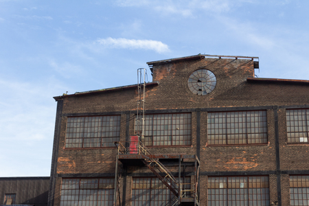 背景倉庫の写真 イラスト素材一覧 105 7件 ストックフォトのamanaimages Plus