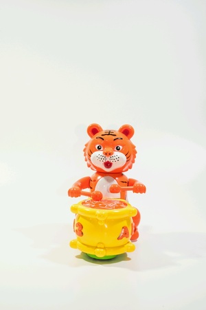 Wonderful tiger hit the drum toy front pictureの素材