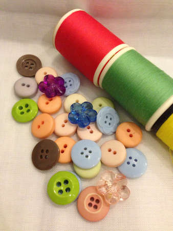 Colorful Button and thread の素材