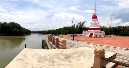 Phra Chedi Klang Nam Pagoda in Rayongの写真素材