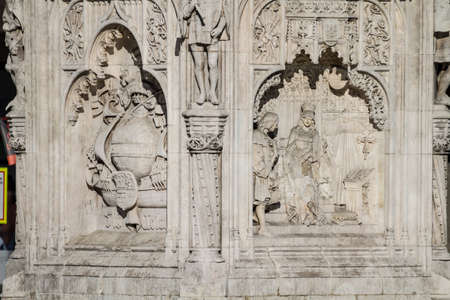 Monument Colon. In 1893 this plaza was named Plaza de Colon to commemorate the explorer Christopher Columbus (Cristobal Colon in Spanish)のeditorial素材