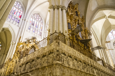 Interior of Toledo Cathedral. Arcs, organ, columns and gothic art. Spainのeditorial素材