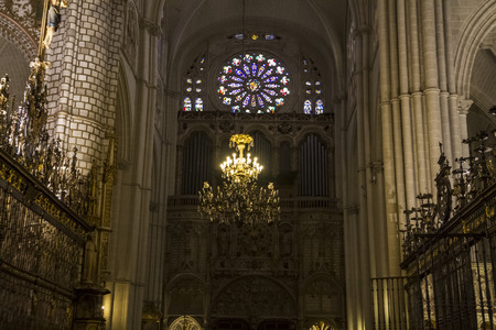 Interior of Toledo Cathedral. Arcs, organ, columns and gothic art. Spainのeditorial素材