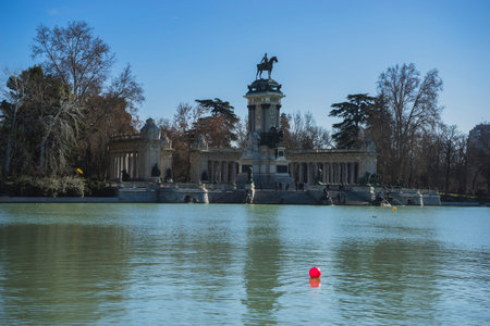 Lake in Retiro park, Madrid Spainのeditorial素材