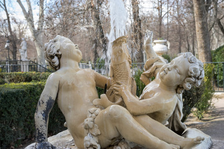 Fountains and gardens of the palace of Aranjuez in Madrid, Spainのeditorial素材